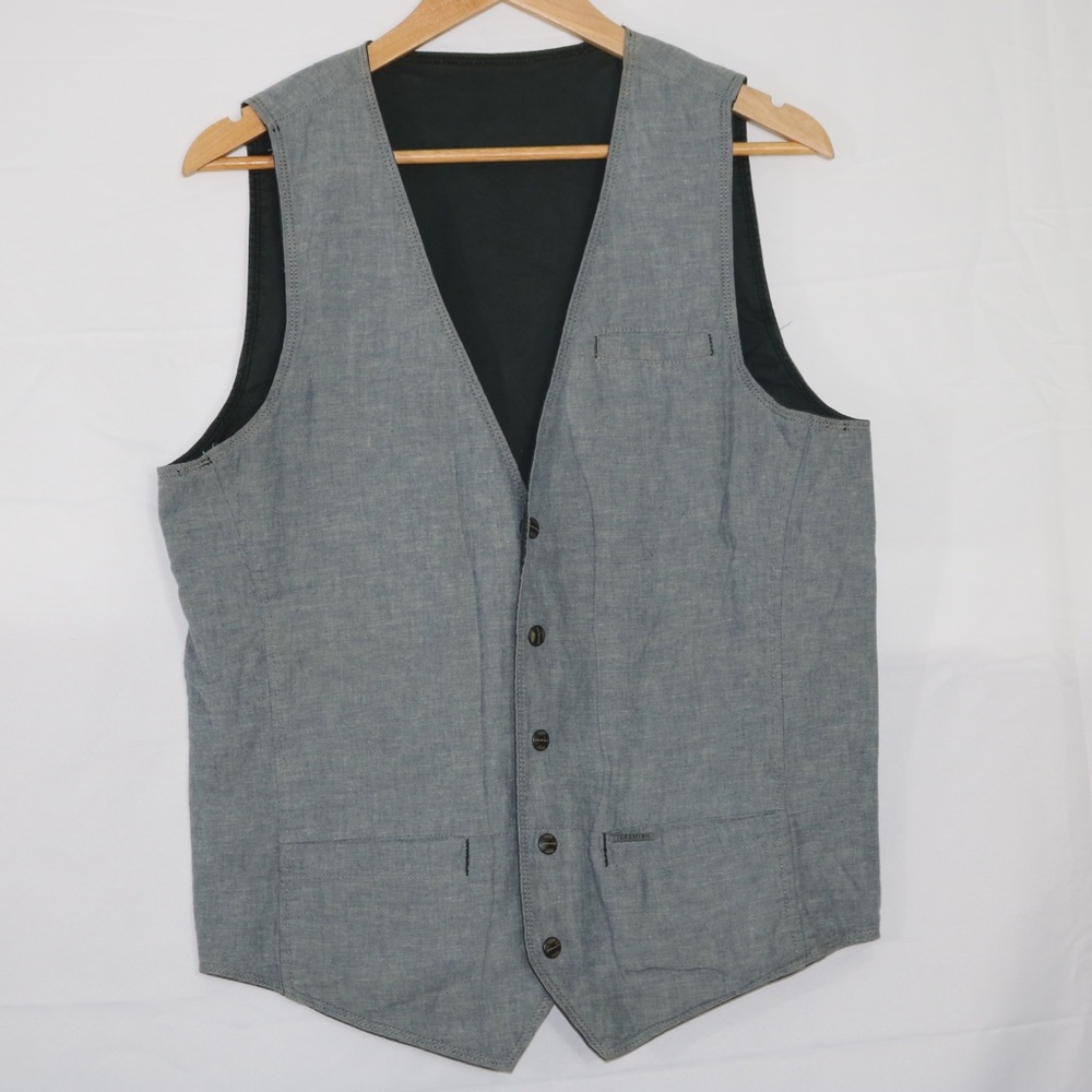 Jeramih reversible vest size large